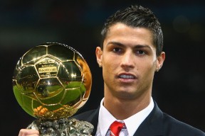 FIFA转播谈判-Faker跨界勇士赛场极限翻盘，神级操作燃爆全网